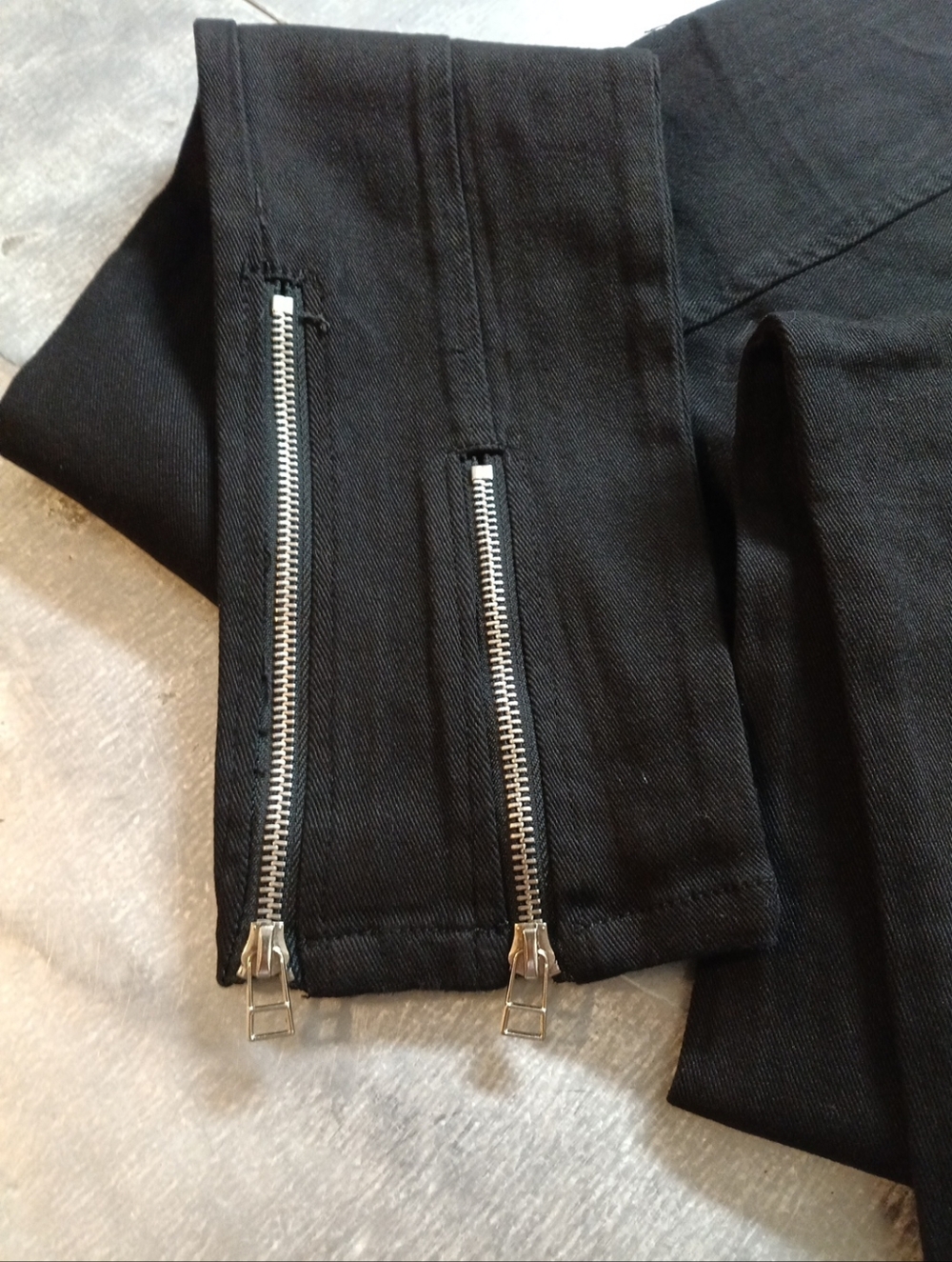 Hayden LA NWT Woman's Skinny Jeans Size Medium Zipper Ankle Detailing Black - Picture 2 of 4